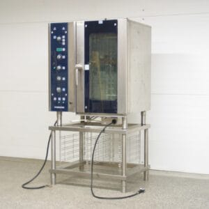 Metos CVP10E-CE -uuni jalustalla
