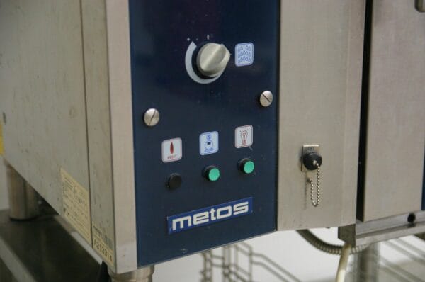 Metos CVP10E-CE -uuni jalustalla - Image 10