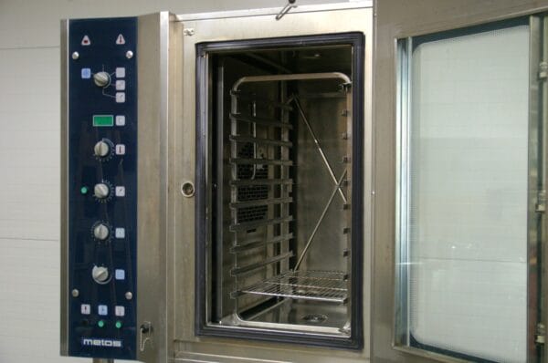 Metos CVP10E-CE -uuni jalustalla - Image 12