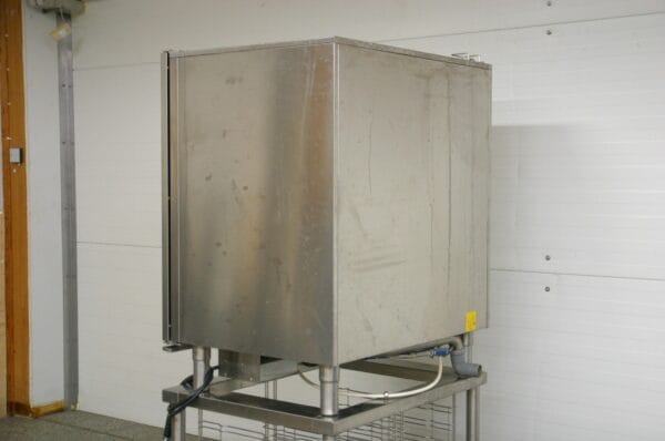 Metos CVP10E-CE -uuni jalustalla - Image 14